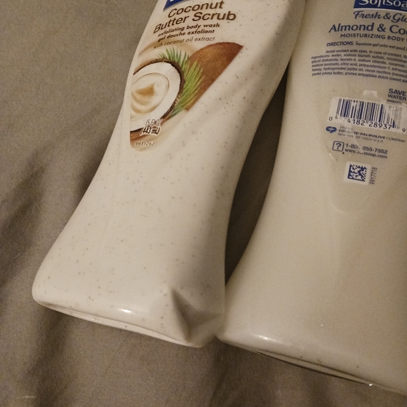NEW!! SOFTSOAP BODY WASH AND SCRUB 15oz - Picture 3 of 5